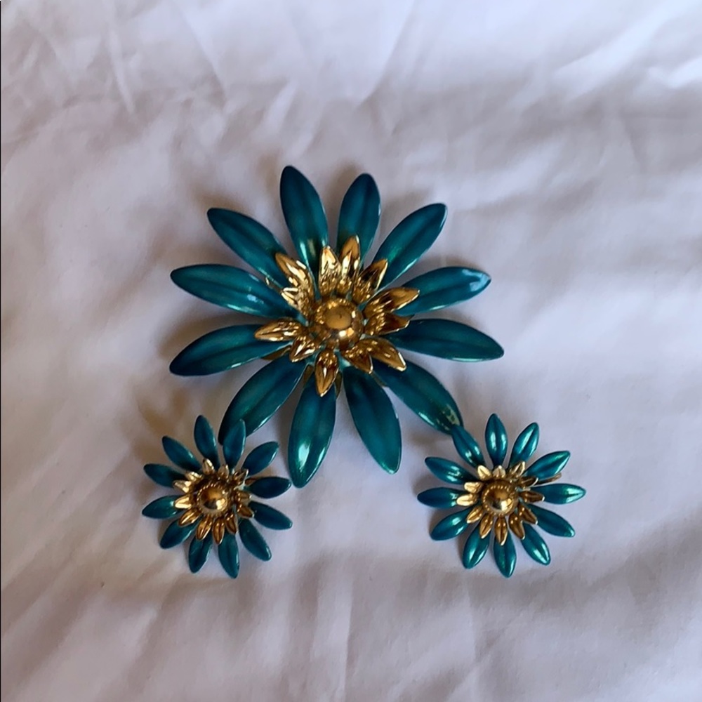 Sarah Coventry Vintage Brooch and Earrings Set